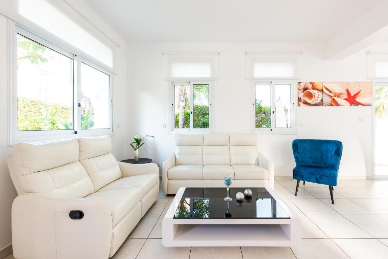 Villa Palm Breeze By Ezoria Villas Protaras Eksteriør billede