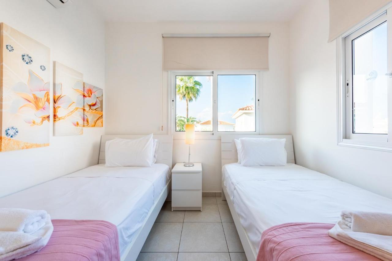 Villa Palm Breeze By Ezoria Villas Protaras Eksteriør billede