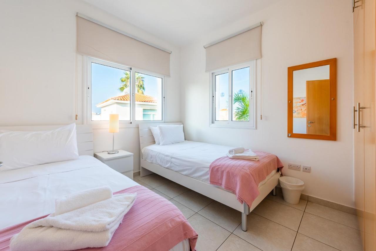 Villa Palm Breeze By Ezoria Villas Protaras Eksteriør billede
